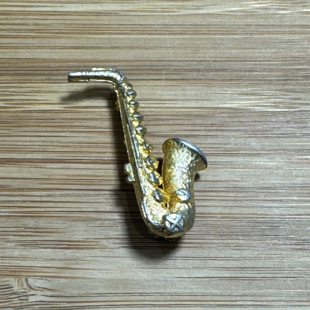 Vintage Cellini Gold Tone Saxophone Brooch Pin Musical Instrument Jazz Jewelry